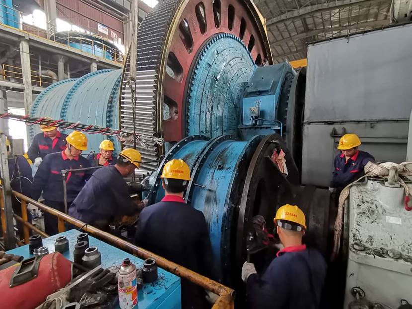 金冠选矿二期球磨机检修项目顺利落成