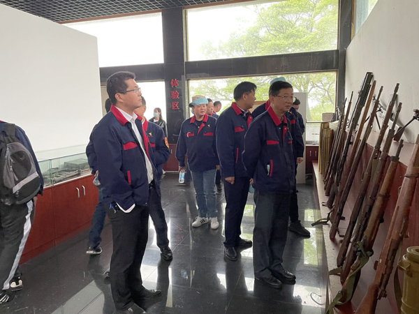 公司基层党支部发展“革命红色教育”活动