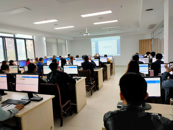 公司进行资料员业务知识培训班
