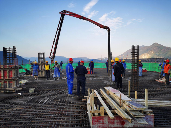 金磊项目部半制品仓土建落成