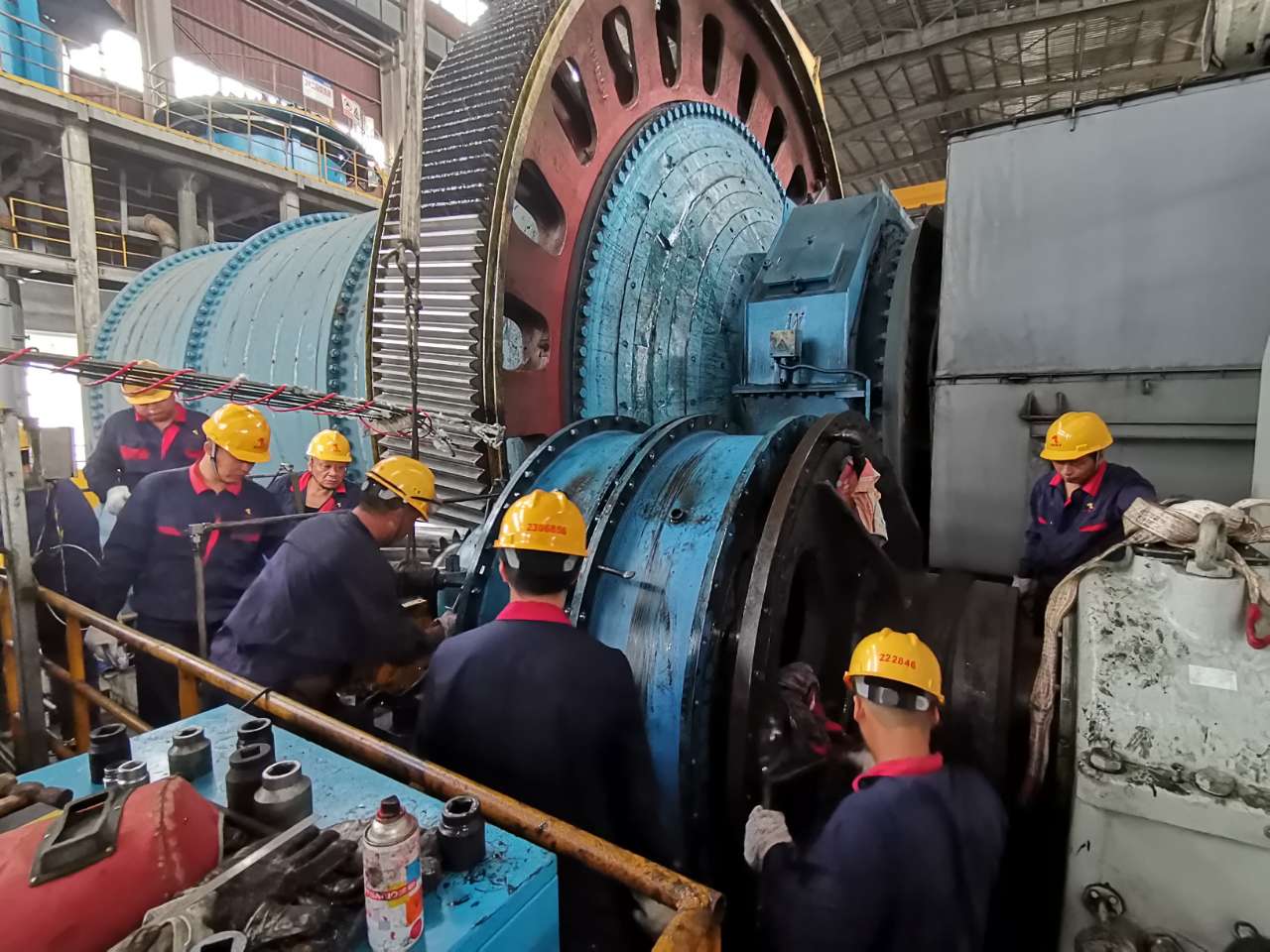 金冠选矿二期球磨机检修项目顺利落成