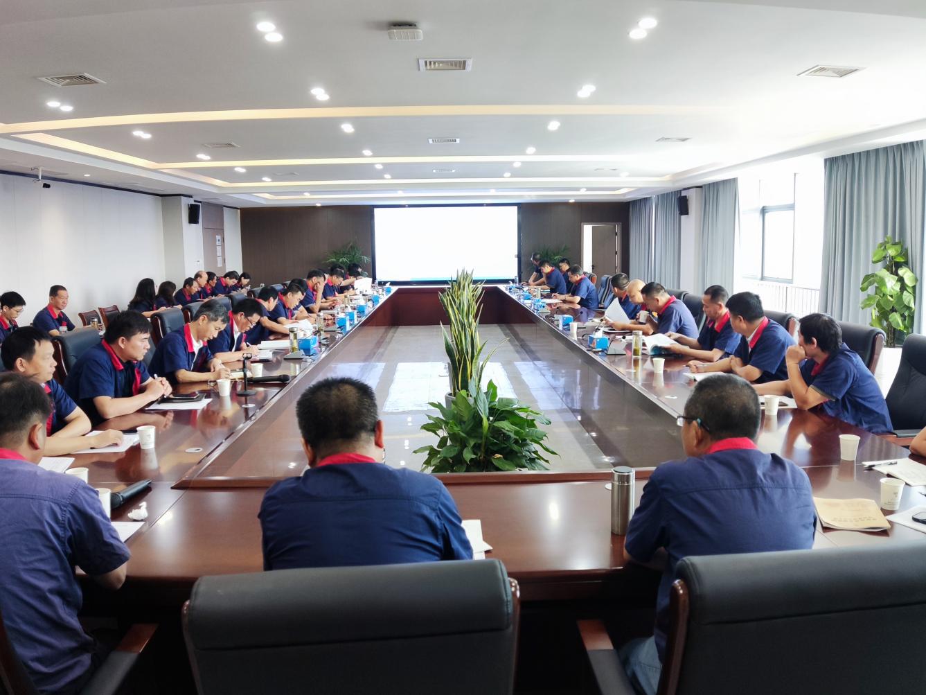 公司召开8月份安全、、、环！、、、职业卫生工作例会