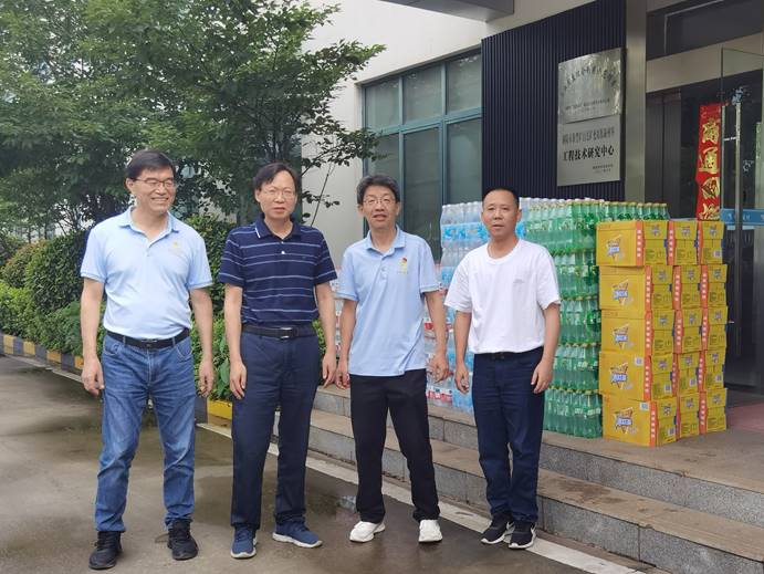 罗渊平到基层单元高温慰问